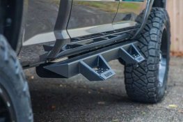 2019-2022 GMC Sierra 1500 Double Cab Magnum RT Truck Steps 2019-2022 GMC Sierra 1500 Double Cab Magnum RT Truck Steps